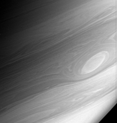 атмосферный вихрь Сатурна аналогичный Большому Красному Пятну на Юпитере