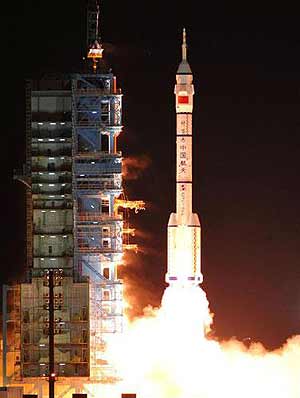Старт космического корабля Шэнчжоу-8 (КНР) 1 ноября 2011